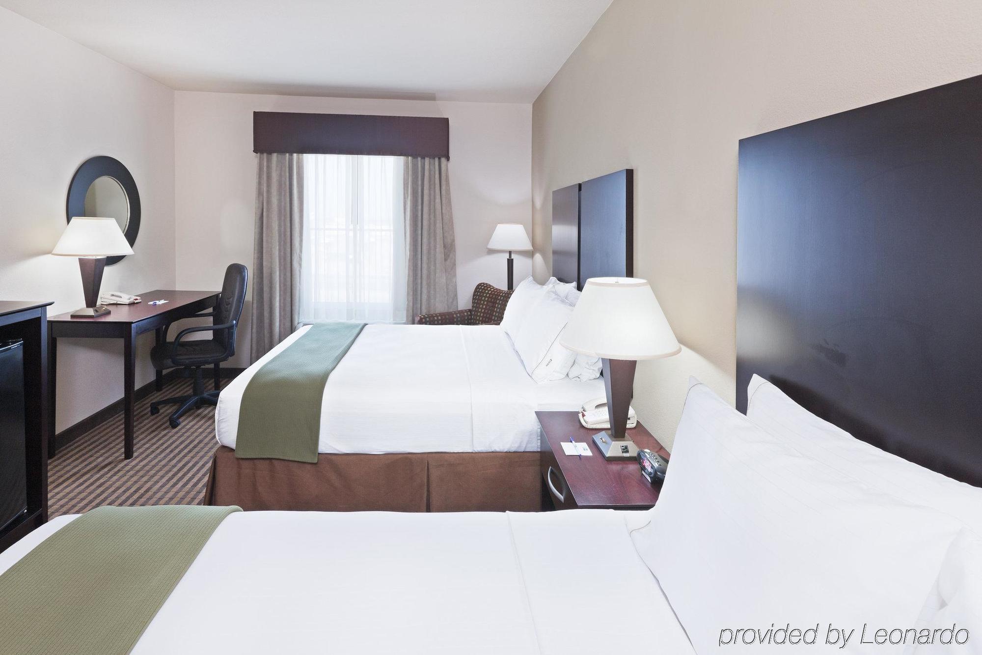 Holiday Inn Express & Suites Brady, An Ihg Hotel Δωμάτιο φωτογραφία